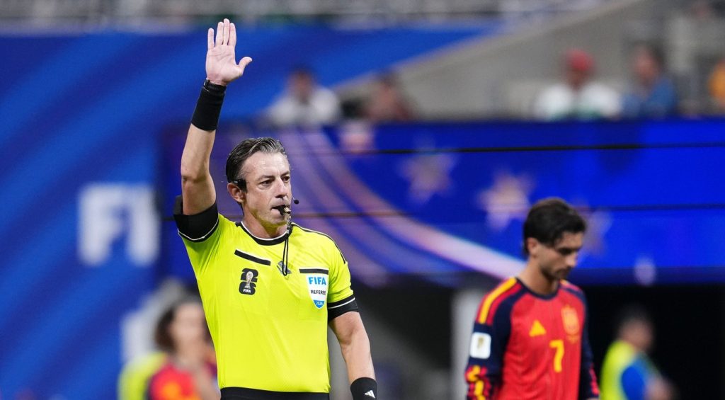 FIFA odredila sudijsku postavu za historijski meč Zmajeva protiv SAD-a